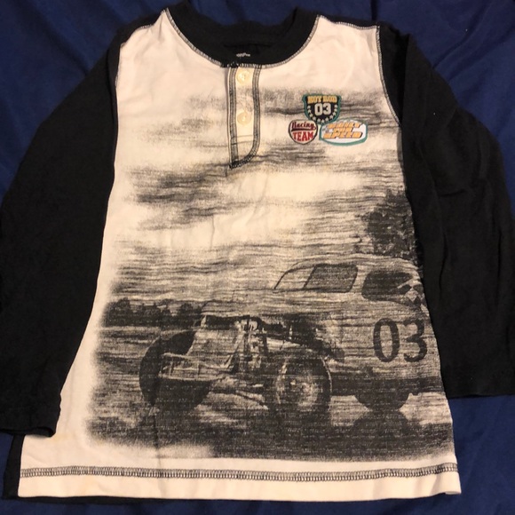 Other - Long sleeve button collar shirt